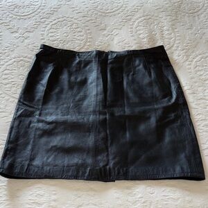 Clio ll Classic Vintage Women’s Black Leather Skirt 16